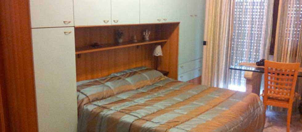 B&B dove dormire vicino Portuense camera con aria condizionata e WiFi gratis. Bed and breakfast zona fiera camere da letto con bagno a Roma